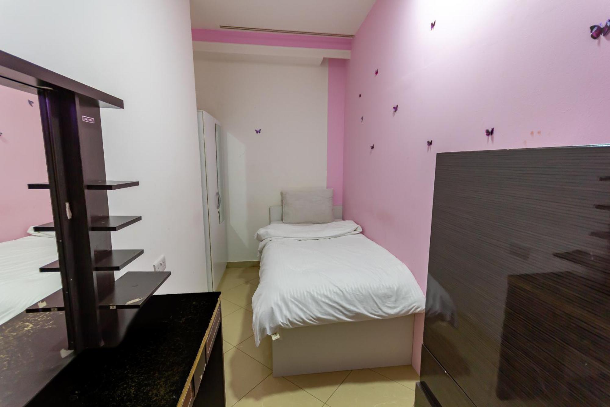 Nice Single Rooms For "Girls" Only In Dubai, Marina Экстерьер фото