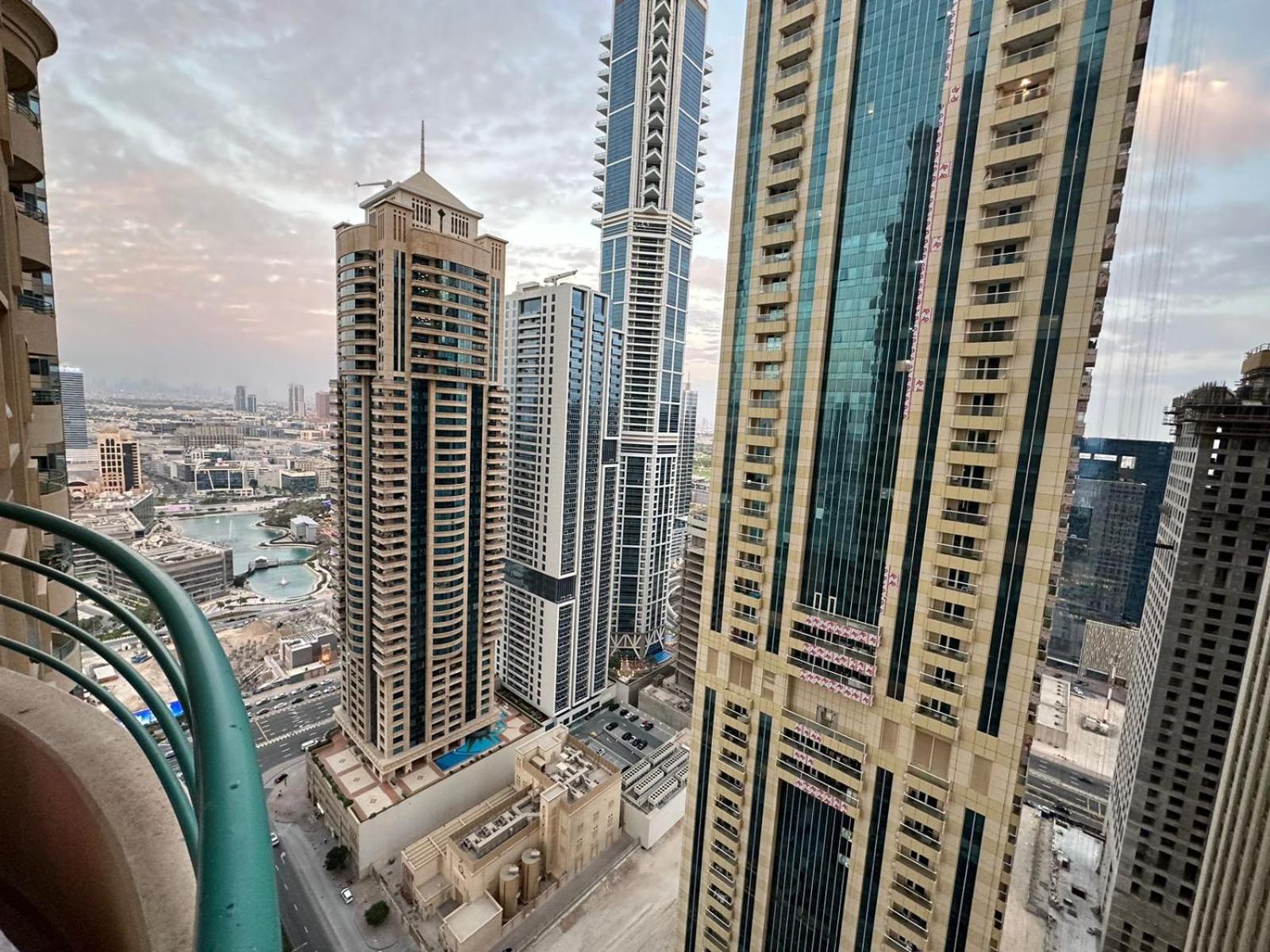 Nice Single Rooms For "Girls" Only In Dubai, Marina Экстерьер фото