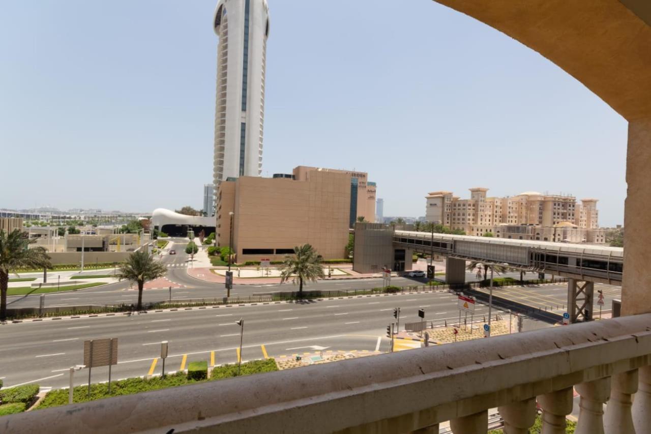 Nice Single Rooms For "Girls" Only In Dubai, Marina Экстерьер фото