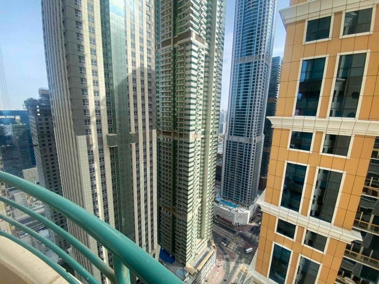 Nice Single Rooms For "Girls" Only In Dubai, Marina Экстерьер фото
