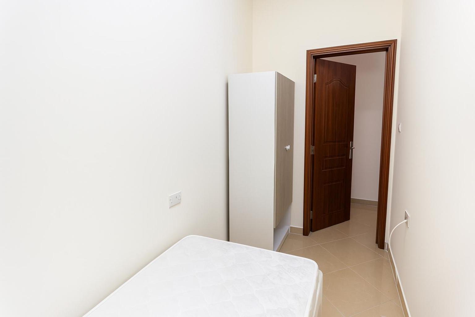 Nice Single Rooms For "Girls" Only In Dubai, Marina Экстерьер фото