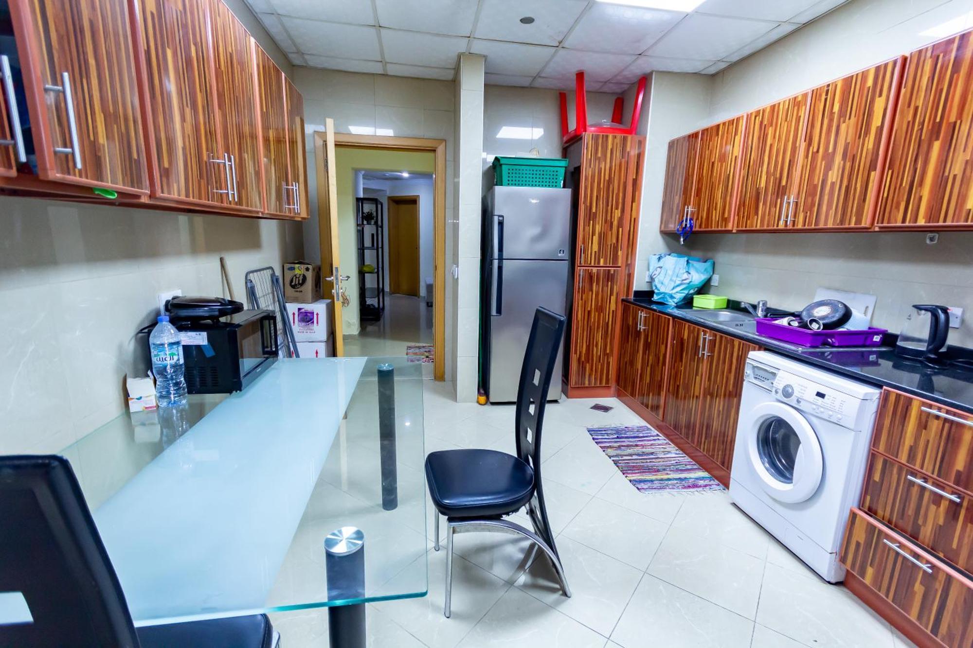 Nice Single Rooms For "Girls" Only In Dubai, Marina Экстерьер фото