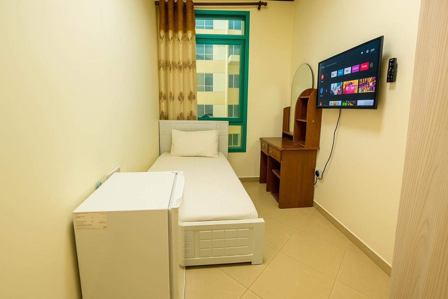 Nice Single Rooms For "Girls" Only In Dubai, Marina Экстерьер фото