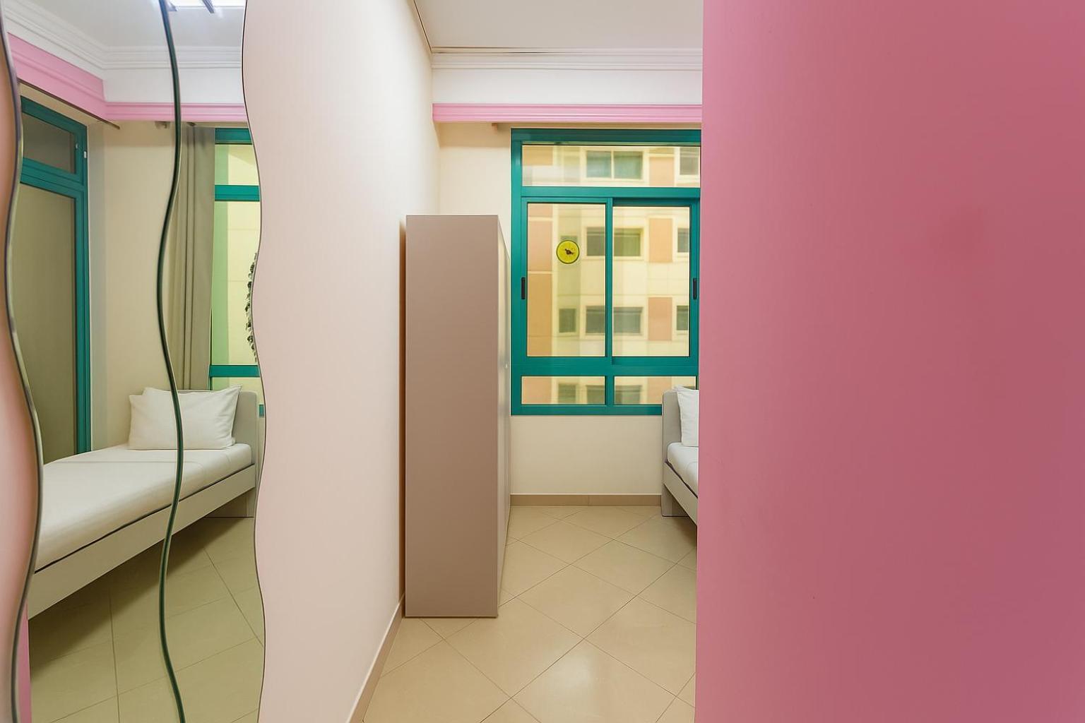 Nice Single Rooms For "Girls" Only In Dubai, Marina Экстерьер фото