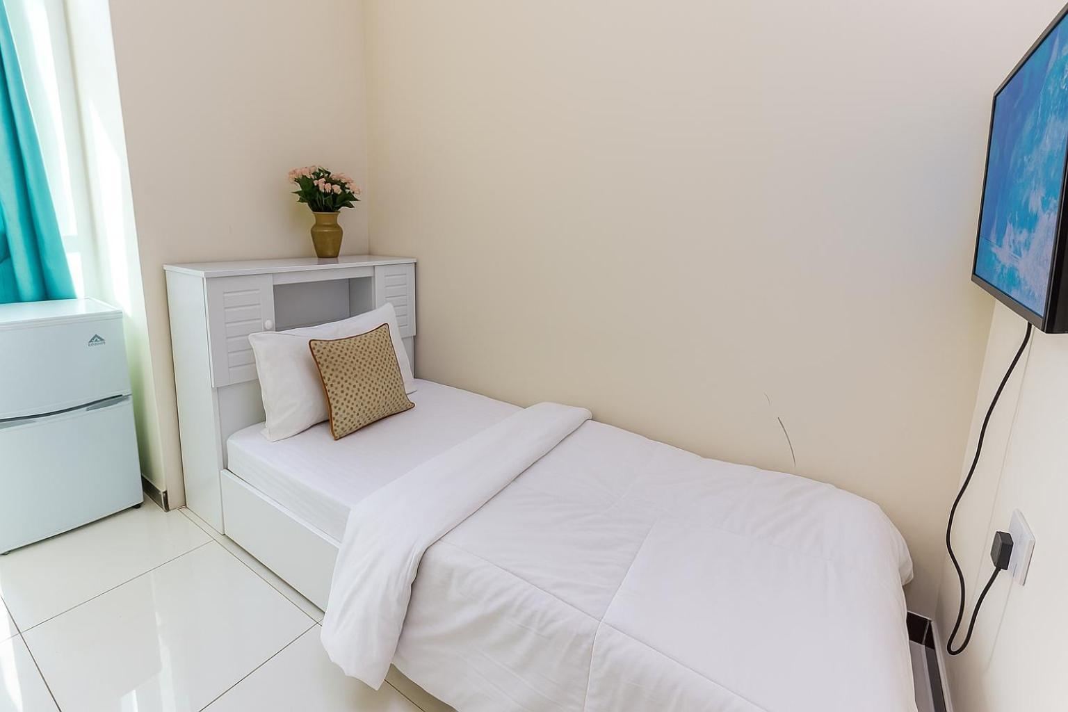 Nice Single Rooms For "Girls" Only In Dubai, Marina Экстерьер фото
